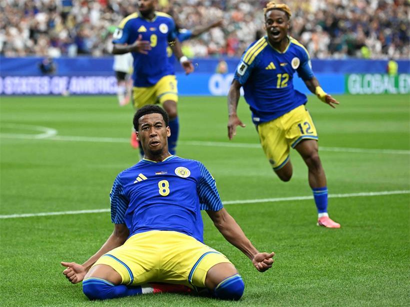 Livano Comenenc erzielt das zwischenzeitliche 1:1 für Curacao im Fußballspiel gegen Deutschland