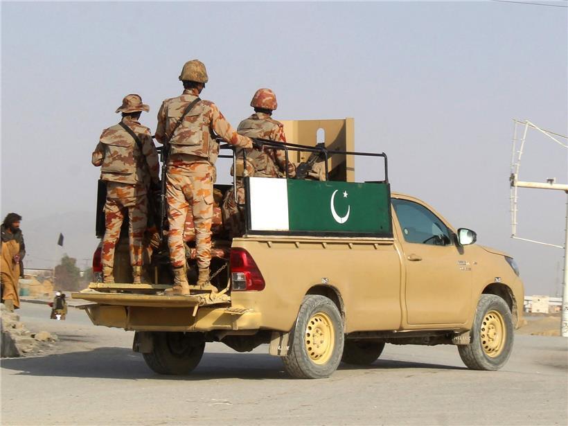 Panzer der pakistanischen Armee an der pakistanisch-afghanischen Grenze in Chaman nach grenzüberschreitenden Kämpfen am 27. Februar 2026