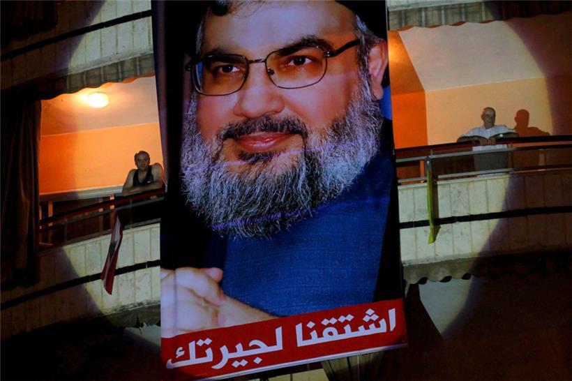Ein Poster von Hassan Nasrallah im Jahr 2012 in Beirut. 
