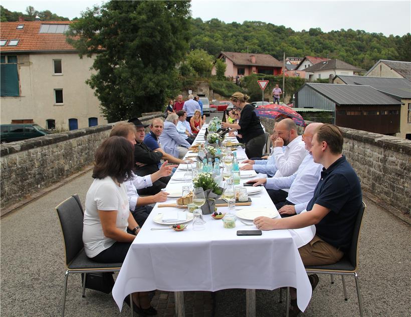 Ein Prosit auf die grenzüberschreitende Initiative
