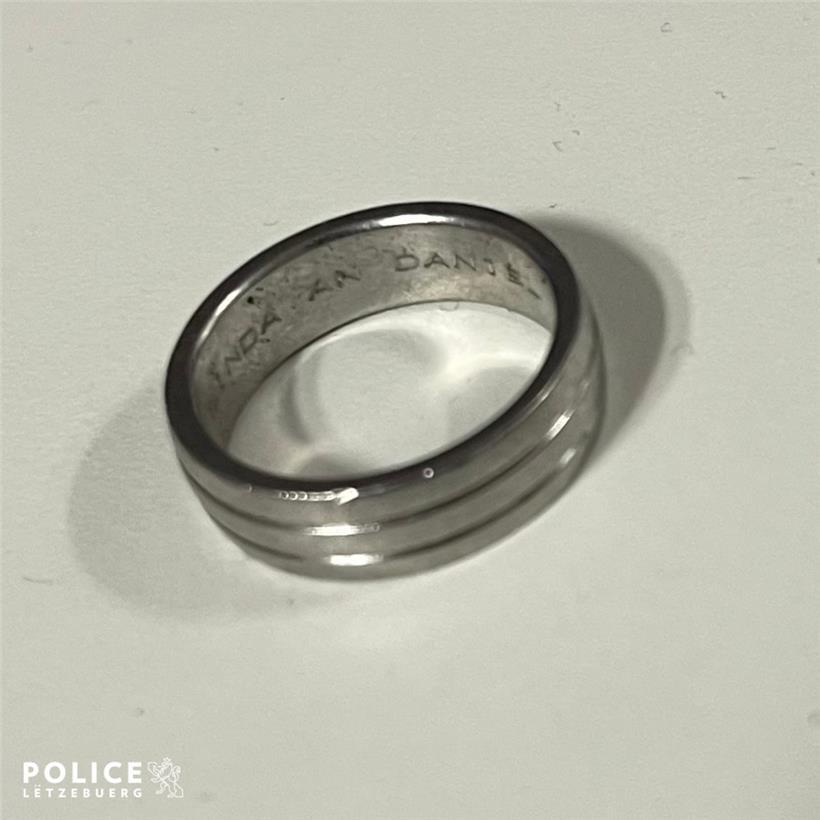 Ein Ring, sie zu knechten, sie alle zu finden … oh, warte, falscher Film
