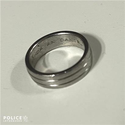 Ein Ring, sie zu knechten, sie alle zu finden … oh, warte, falscher Film
