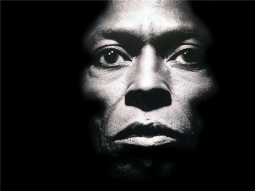 Miles Davis auf dem Albumcover „Tutu“ (1986) als Zauberer in magischem, künstlerischem Stil