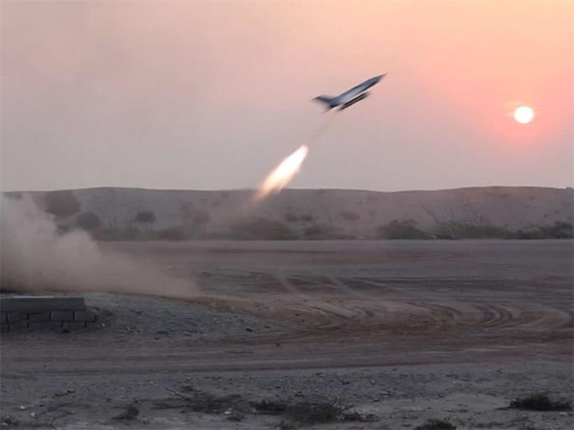 Ein Start von Raketen- und Drohneneinheiten während einer militärischen Übung der Islamischen Revolutionsgarden im Persischen Golf und in der Straße von Hormus