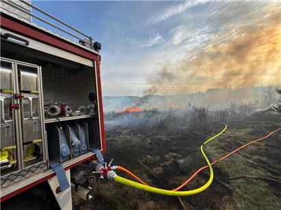 Ein TLF-W des CGDIS im Einsatz
