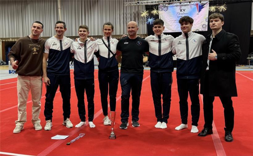 Ein Team, das fest zusammenhält: Quentin Brandenburger, Luis Estrella (2. Nationaltrainer), Joy Palermo, Dominika Bezakova (Physiotherapeutin), Jacques Renson (Nationaltrainer und technischer Direktor), Ronan Foley, Ben Mangen und Mathis Kayser (v.l.n.r.)
