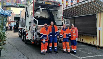 Ein Teil der Fouer-Spezialeinheit posiert für das Gruppenfoto
