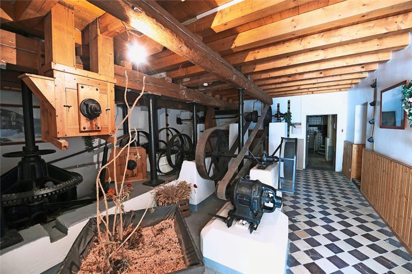 Ein Teil der alten Getreidemühle. Die Anlage erstreckt sich über mehrere Stockwe...