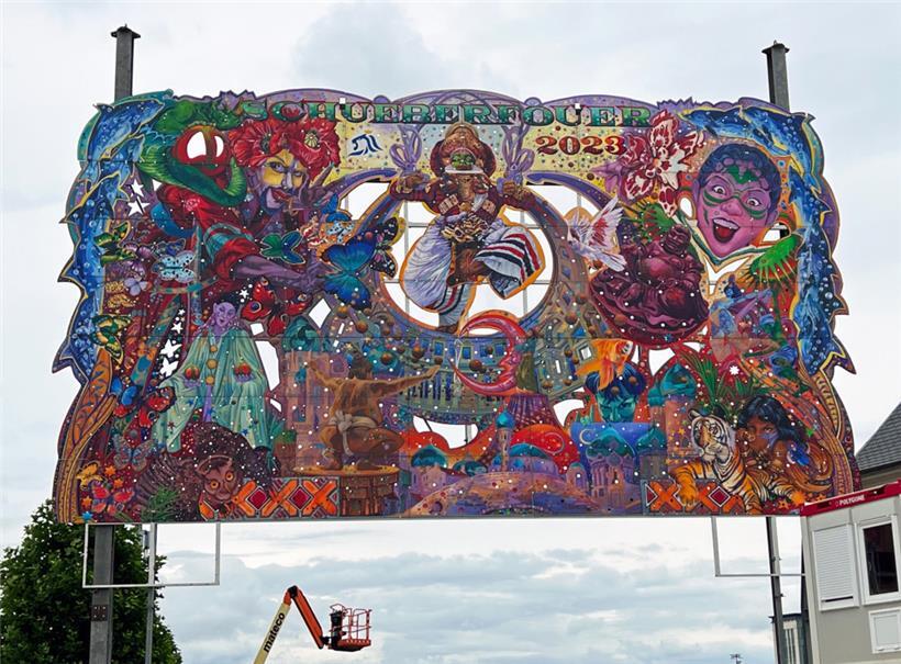 Ein Teil des Eingangsportals steht bereits, jetzt heißt es noch etwas mehr als drei Wochen warten
