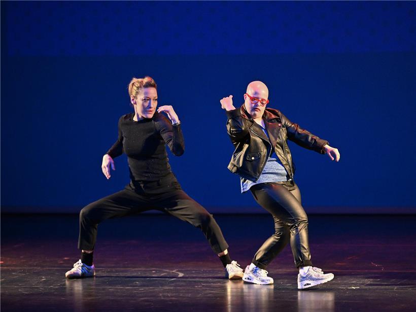 Inklusive Tanzvorstellung bei vielfältigem Rahmenprogramm auf kultureller Veranstaltung