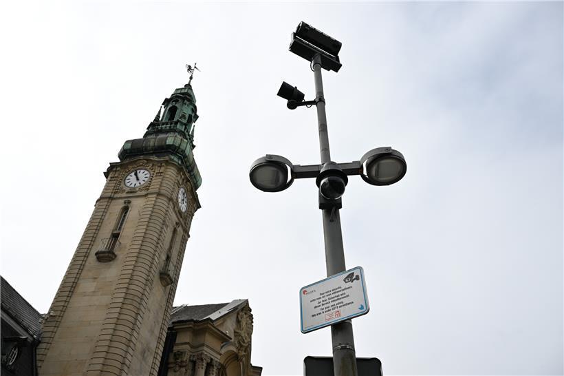 Ein Verkehrsknotenpunkt: Überwachungskameras auf dem Bahnhofsvorplatz in Luxemburg-Stadt
