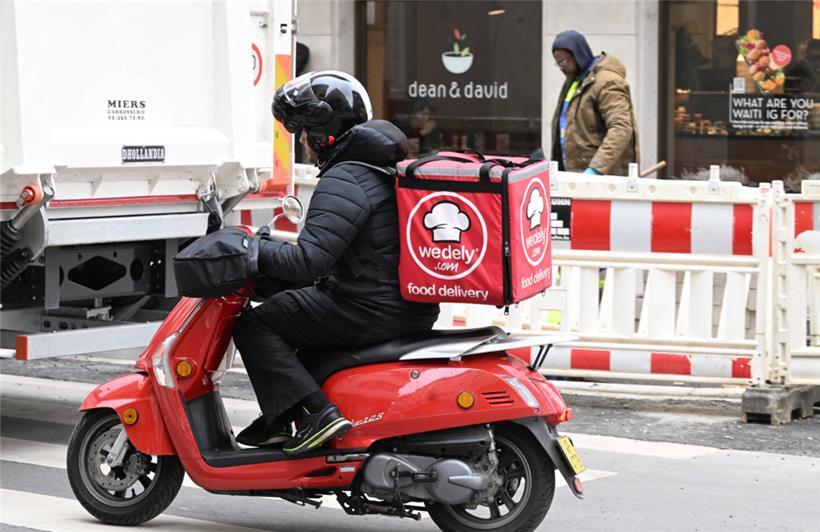 Ein WeDely-Fahrer in Luxemburg-Stadt: „Gesteuert werden Sie von einem Algorithmus – der organisiert die Arbeit“
