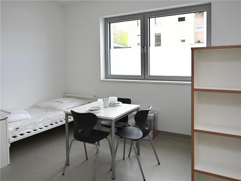 Beispielhaft eingerichtetes Zimmer mit moderner Einrichtung und stilvollem Interieur für Wohnraumgestaltung