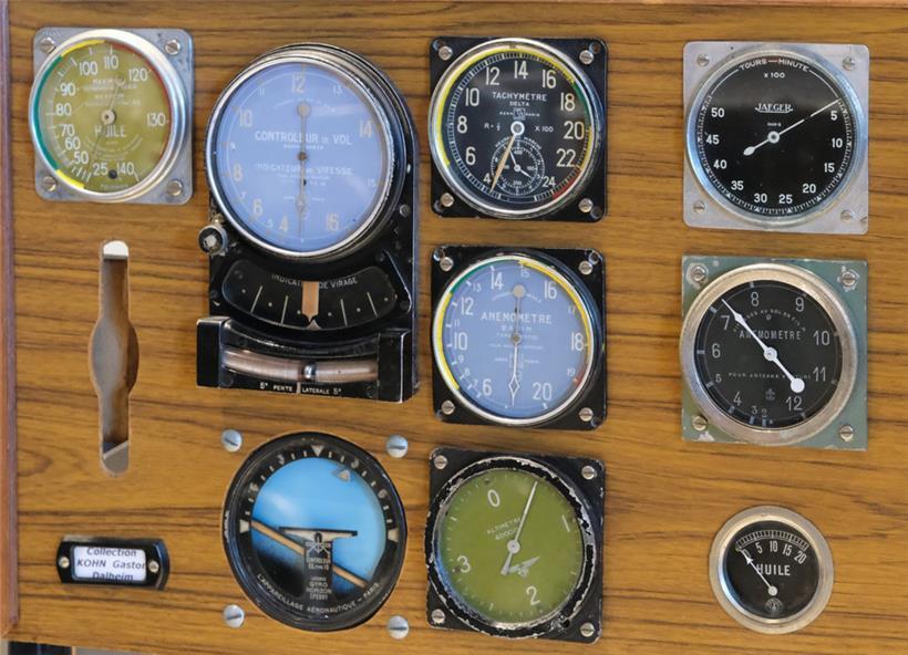 Ein antikes Armaturenbrett