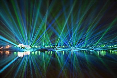 Ein beeindruckende Lasershow sorgte für echte Festivalstimmung
