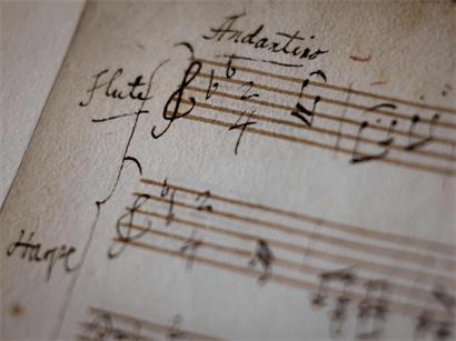 Unbekanntes Mozart-Notenheft entdeckt, historische Musikmanuskripte in Paris gefunden