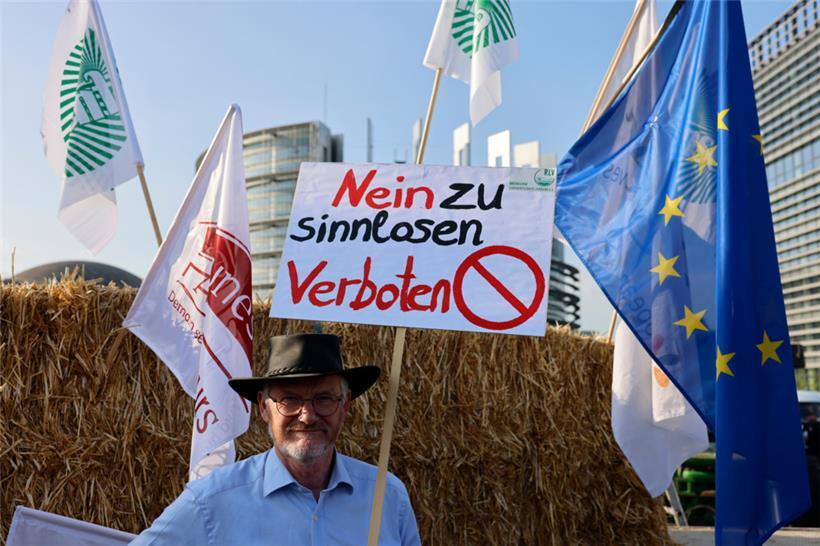 Ein deutscher Landwirt hat gegen das sogenannte Gesetz zur Wiederherstellung der Natur demonstriert – vergeblich
