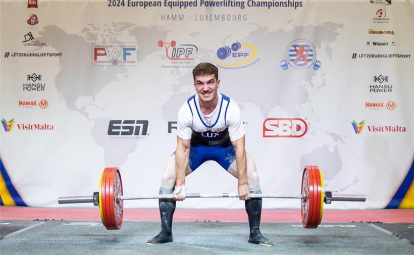 Ein echter Kraftakt: 205 kg im Deadlift-Anzug
