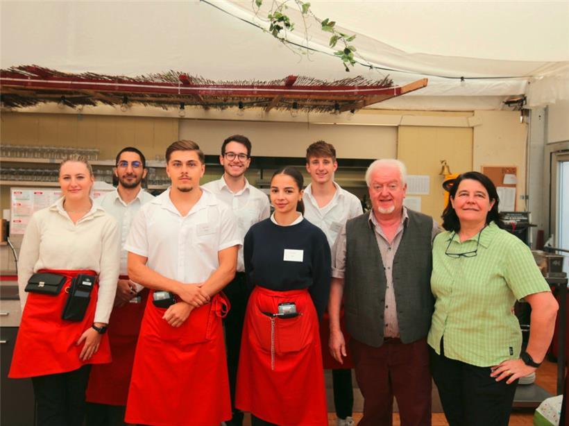 Ein eingespieltes Team: Viele Studierende arbeiten seit mehreren Jahren als Kellner
