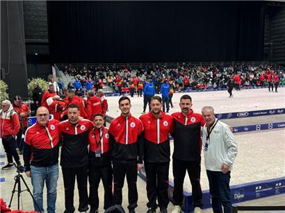 Ein erfolgreiches Team (v.l.n.r.): Alain Laterza (Delegationschef), Massimo Santioni, Paulo Serrano (Trainer), Adrien Daunois, Luc Cattazzo, Claudio Contardi, Gérard Schneider (FLBP-Präsident)
