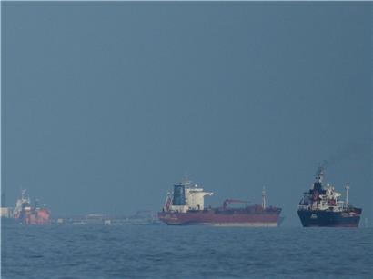 Erster nicht-iranischer Tanker passiert nach Feuerpause die strategische Hormus-Straße im Nahen Osten