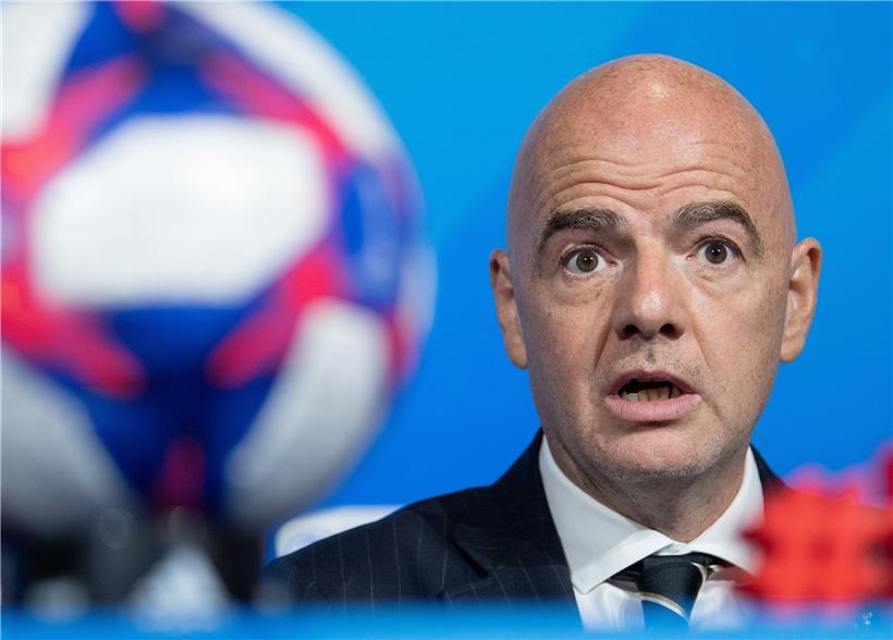 Ein geheimes Treffen könnte für den FIFA-Präsidenten böse Folgen haben
