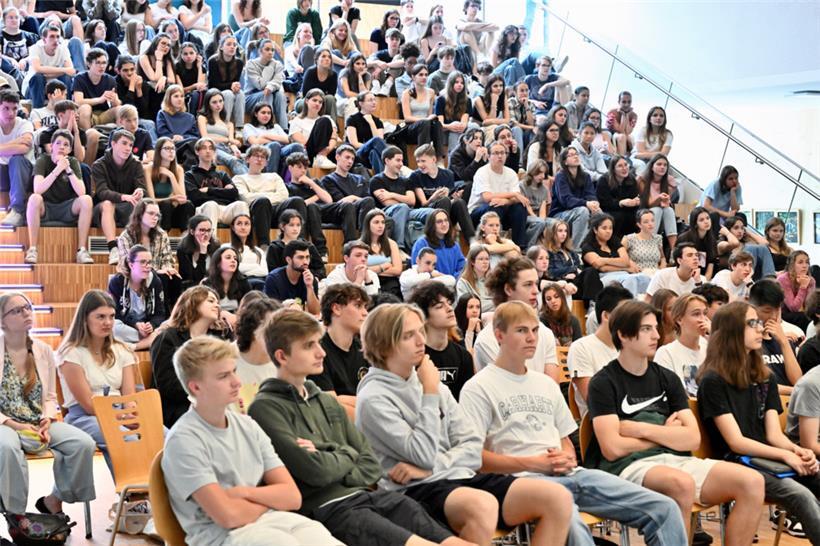 Ein gespanntes Publikum im Lycée Aline Mayrisch
