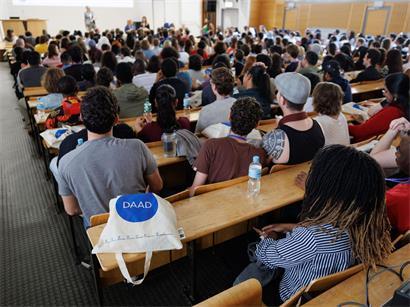 Erasmus-Programm 2027 feiert 40 Jahre europäische Integration und studentischen Kulturaustausch