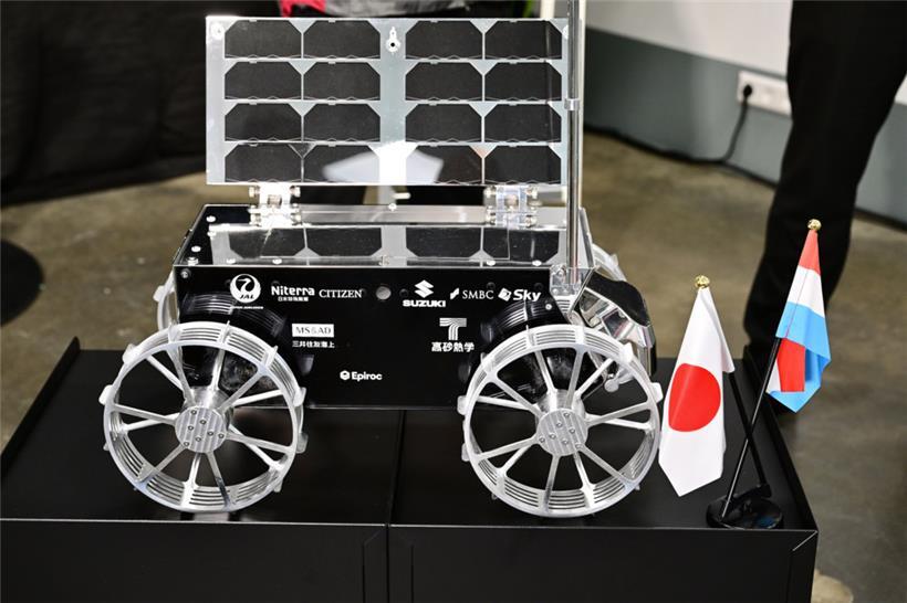 Ein maßstabgetreues Modell des Rovers „Tenacious“ bei seiner Präsentation im vergangenen Juli
