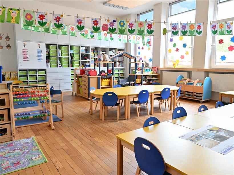 Modernisierter Klassenraum der Brill-Schule mit neuer technischer Ausstattung und zeitgemäßem Mobiliar