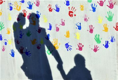 Ein neues Projekt mit dem Namen Compare soll die Mehrsprachigkeit in den „Crèches“ fördern. Die kann allerdings nur durch eine verstärkte Zusammenarbeit von Eltern und Erziehern gelingen. 
