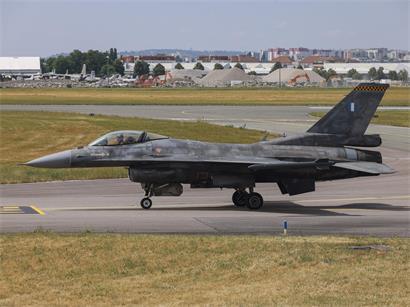 Ein rumänischer F-16-Kampfjet hat am Donnerstag eine mit Sprengstoff beladene Marine-Drohne zerstört