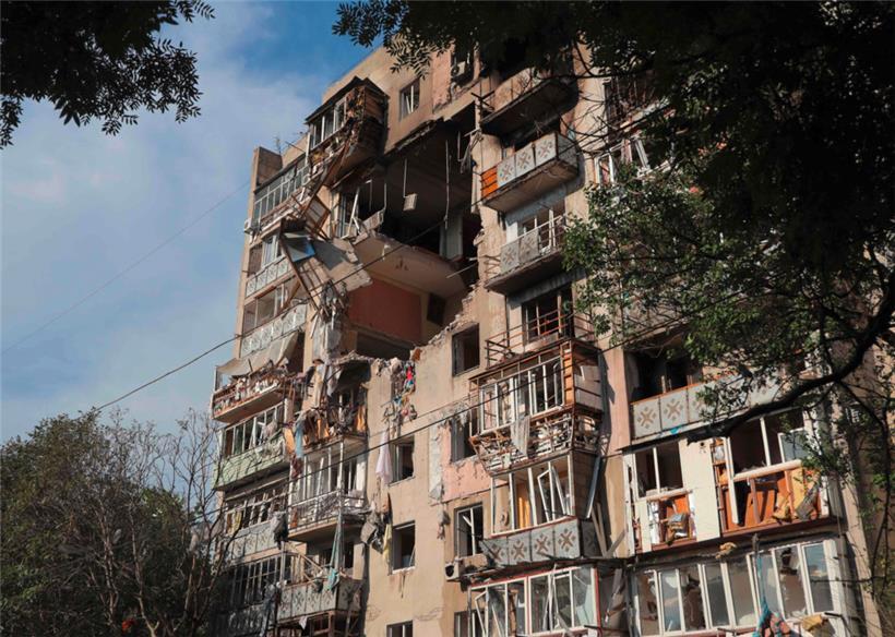Ein von Russland bombardiertes Wohnhaus in Odessa
