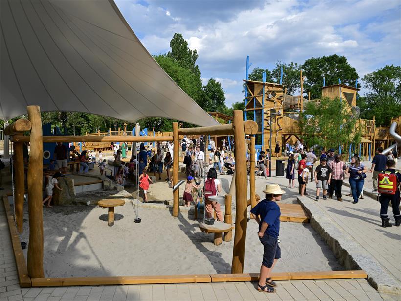 Neuer Spielplatz eröffnet: „Dass et esou bombastesch gëtt, hätte mir net geduecht“
