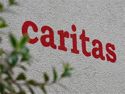 41-jährige Frau in Rom verhaftet wegen Caritas Millionenbetrugs, Symbolbild für Finanzkriminalität in Italien