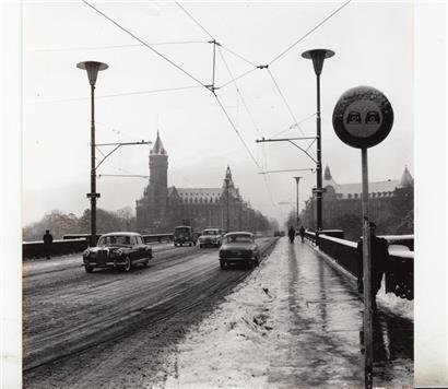 Eine Aufnahme des Pont Adolphe im Jahr 1963
