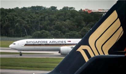 Eine Boeing 777 von Singapore Airlines auf dem Flughafen von Singapur (Symbolbild)
