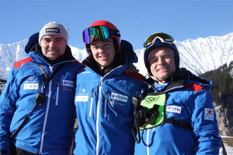 Eine Familie, die sich dem Skisport verschrieben hat: Gilles Osch im Jahr 2019 mit Sohn und bald zweifachem Olympioniken Matthieu sowie Bruder Eric, der zwar nicht in Peking aber auch im Skizirkus mit unterwegs ist
