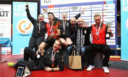 Eine Mannschaft für die Geschichtsbücher: Der DT Roodt feierte den ersten Seniors-Titel seiner 75-jährigen Vereinsgeschichte
