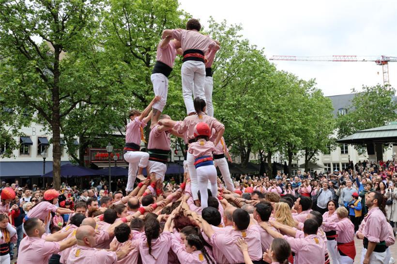 Eine Menschenpyramide in der Hauptstadt sieht man auch nicht jeden Tag
