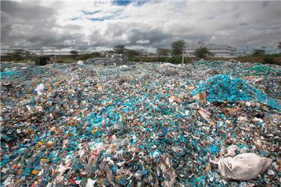 Eine Müllhalde im Machakos-Bezirk in Kenia: Plastikmüll wird zusehends eine Plage 
