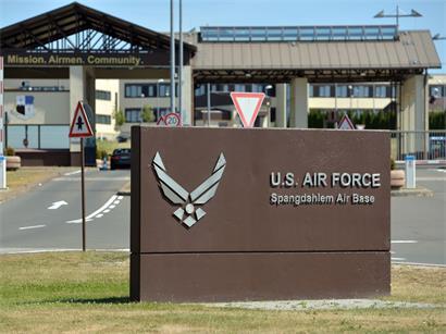 Eine Person ist bei einem Flugzeugabsturz in Spangdahlem schwer verletzt worden