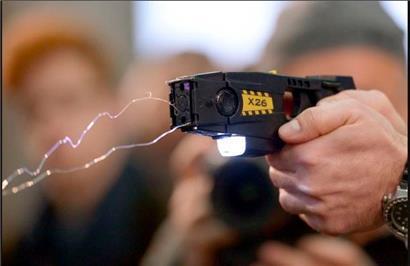 Eine Person zückte bei einem Streit ihren Taser und griff damit an …
