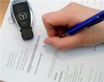 Eine Petentin findet, dass Schüler besser auf die Hürden des alltäglichen Lebens vorbereitet werden müssen
