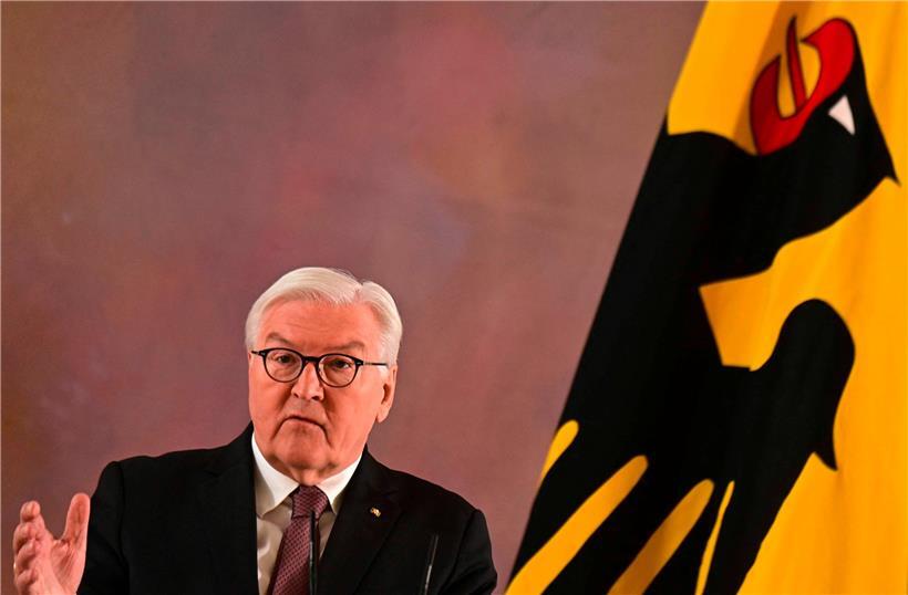 Eine Premiere: Keines der elf Staatsoberhäupter vor Steinmeier hat sich bisher selbst offiziell um fünf weitere Jahre beworben
