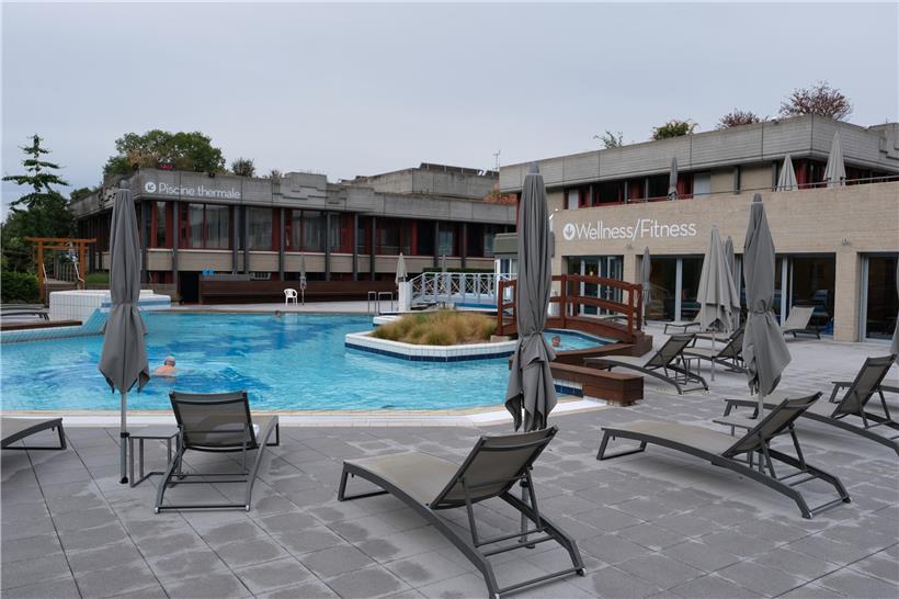 Eine Schwimmanlage wie diese macht Lust auf mehr. Mondorf ist wegen des Heilwassers beliebt und bekannt. Das „Domaine thermal“ hat 5.800 Kurgäste jährlich im Durchschnitt. 
