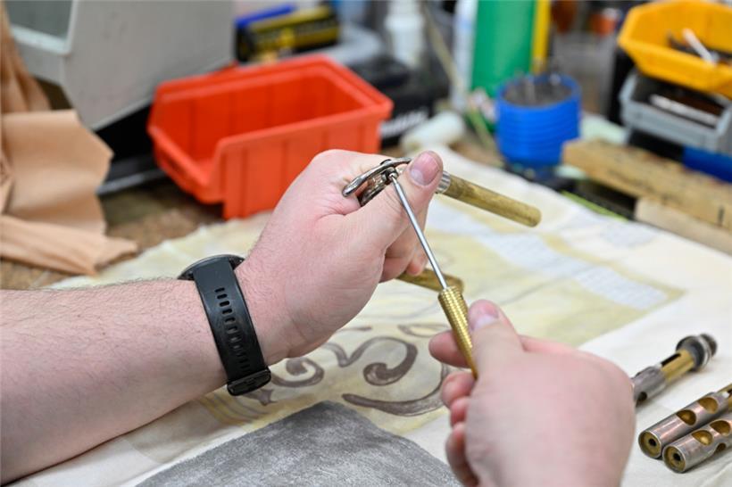 Eine Trompete besteht aus mehr Kleinteilen, als manche glauben. Die Wasserklappe...