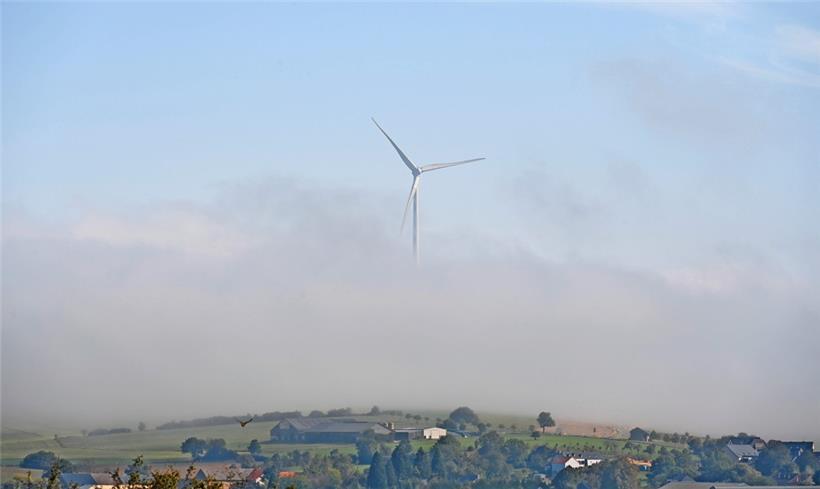 Eine Windkraftanlage bei Berburg (Gemeinde Manternach) im Jahr 2021
