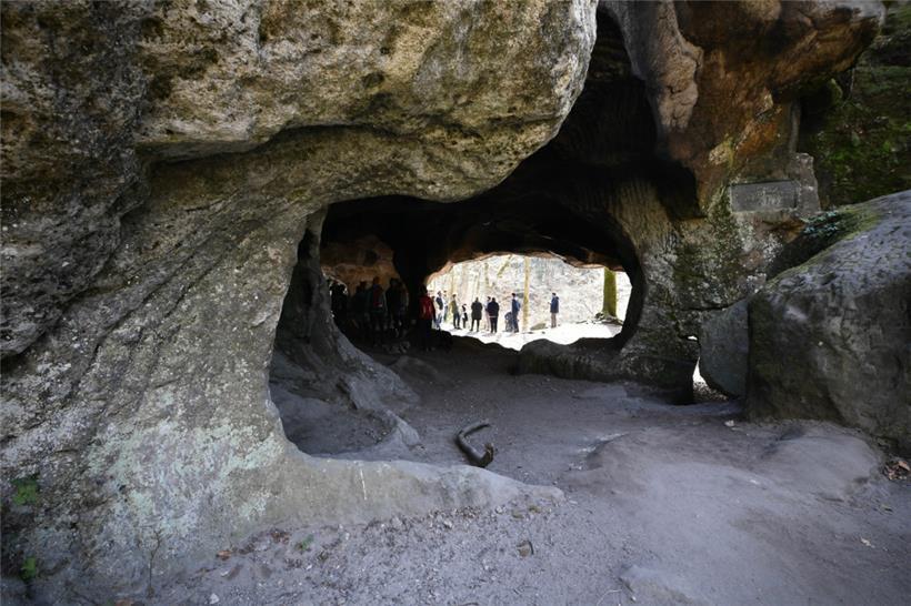 Eine beeindruckende Landschaft aus Sandstein formt die „Huel Lee“ nahe Berdorf –...