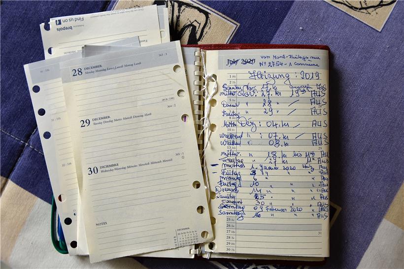 Eine der Anwohnerinnen führt penibel Buch über die Ausfälle. Dem zuständigen Schöffen Martin Kox stellt sie ihre Unterlagen sicherlich bereitwillig zur Verfügung, wenn es nur warm wird
